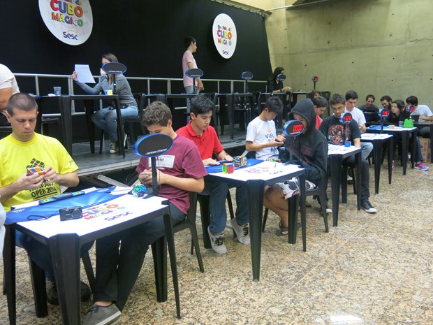 Campeonato Brasileiros de Cubo Mágico acontece em Santos (Foto: Mariane Rossi/G1)