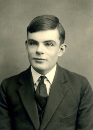 O britânico Alan Turing, que ajudou os aliados a vencer a 2ª Guerra Mundial